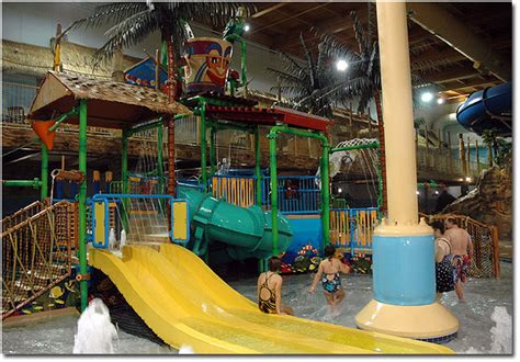 Duluth waterpark - Enjoy a fun and relaxing stay at this hotel with an indoor waterpark and a view of Lake Superior. Splash away at the waterpark, swim in the outdoor pool, or soak i…